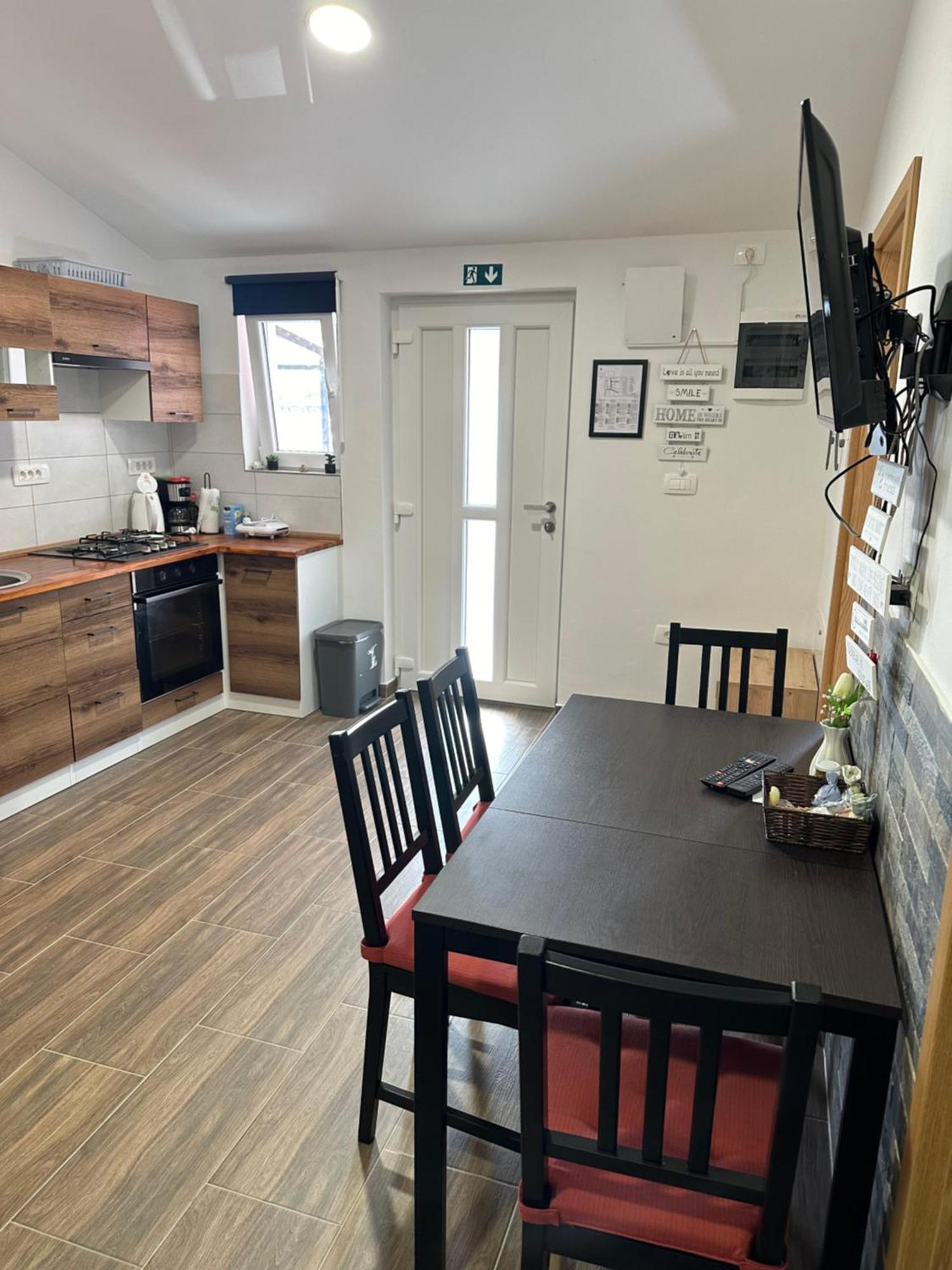 Apartma Mia Crni Kal Ngoại thất bức ảnh